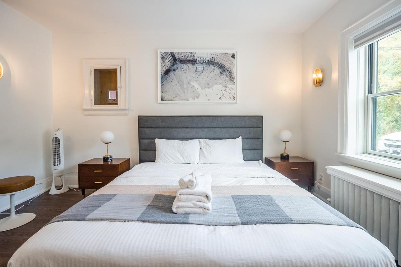 Beautiful And Spacious Luxury Home トロント エクステリア 写真